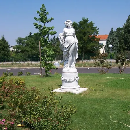 Artemis & Bistro Coquet Отель